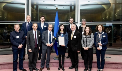 Ceremonial handover of the ISE Manifesto for young research careers to European commissioner Mariya Gabriel